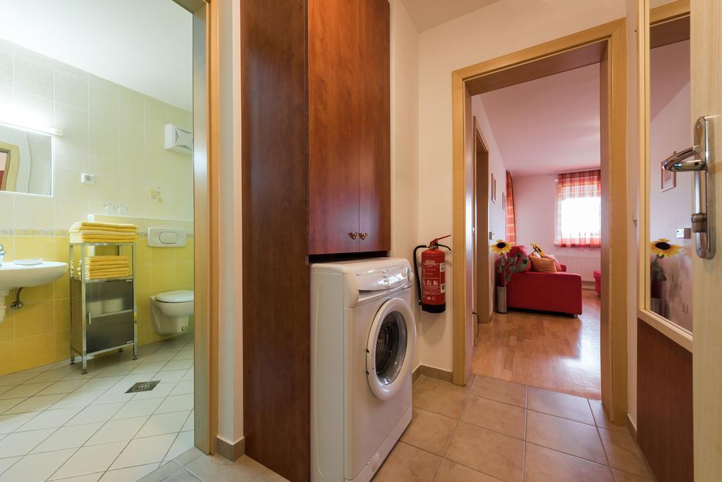 Apartments مورفسكه تيبليتسه الغرفة الصورة