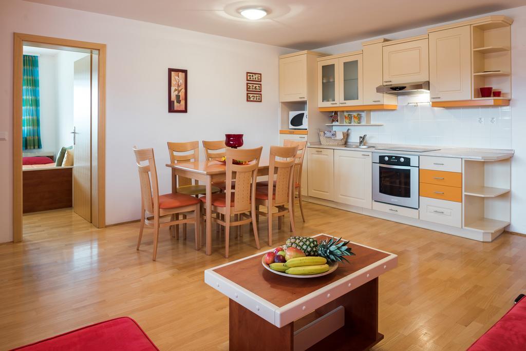 Apartments مورفسكه تيبليتسه الغرفة الصورة