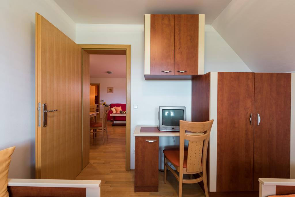 Apartments مورفسكه تيبليتسه الغرفة الصورة